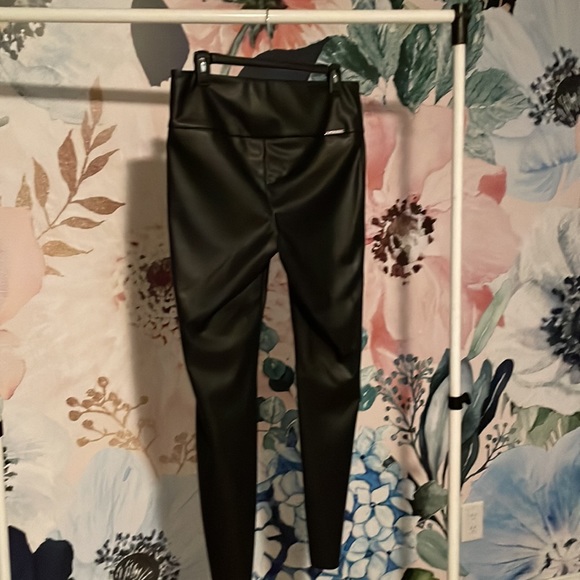 Vicky Vegan Leather Pants - Picture 2 of 5